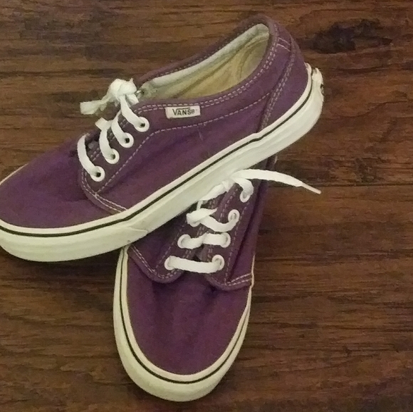Vans - Picture 2 of 2